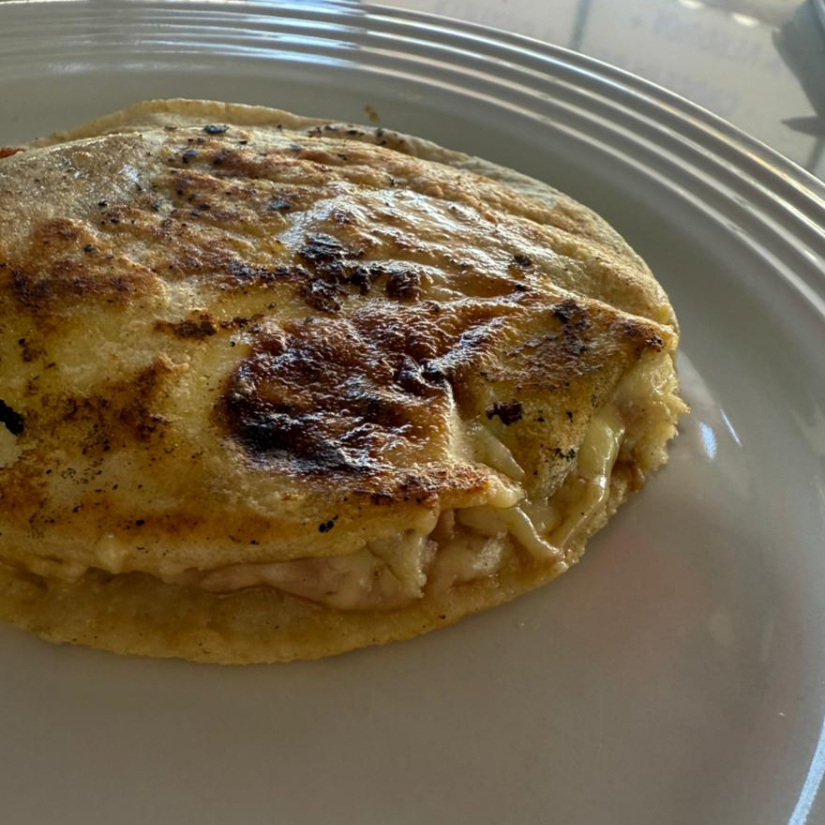 Gorditas de Maiz. Frijoles