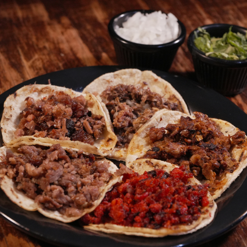 Combo Pareja: 10 Tacos + 1 Horchata Litro