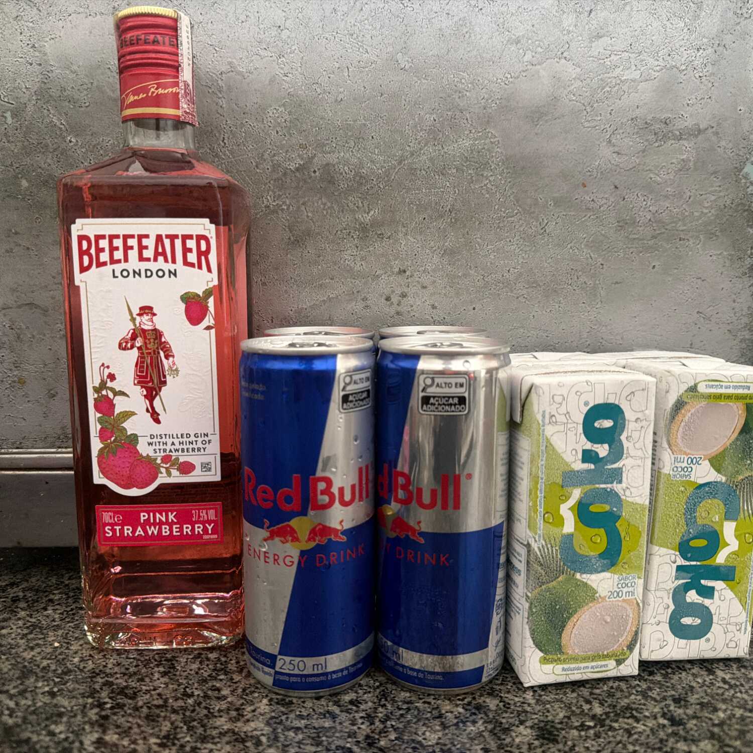 1 garrafa beffeater pink + energético + 4 gelo
