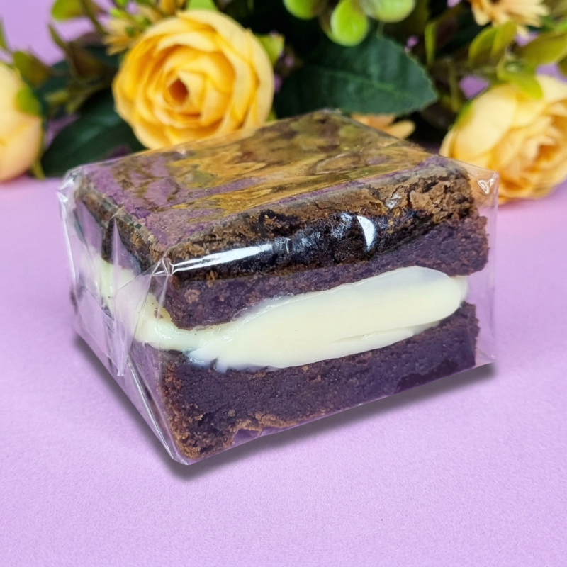 Nosso quadradinho de brownie com recheio de Ninho é a combinação perfeita entre intensidade e delicadeza. A base é um brownie chocolatudo, macio e úmido, que contrasta de forma irresistível com o recheio cremoso e suave de leite Ninho.
----tags-------------------
Entrega rápida , desconto , promoção , 0,99 , 0800 , off , cupom , barato , melhor preço , oferta , frete grátis , descontão , preço baixo , Doces , bolos , brigadeiro , docinhos , kit festa , aniversario , bolo de pote , chocolate , morango , sobremesa natalina , Nutella , copo da felicidade , brownie , confeitaria , doceria , gourmet , bombom , piscina , ganache , caseiro , vovó , bento cake , vulcão , red velvet , trufas , banoffe , pudim , doce de leite , pão de mel , Oreo , Kit Kat , ferrero Rocher , cheese cake , tartelete , Ninho , cupcake , afogadinho , bolo , Ninho , brigadeirão , mini , cascão , gourmet , cone , brownie