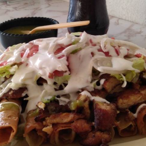 Flautas con Milanesa