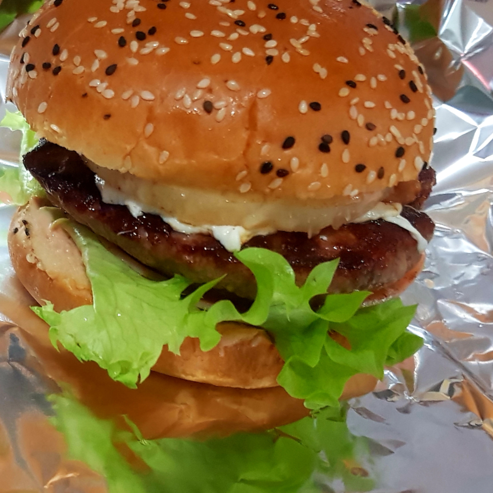 Classic Burger + Papas Fritas