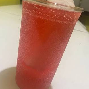 Copao de 700ml com Gin Eternity e gelo saborizado de melancia ( Imagem Ilustrativa)