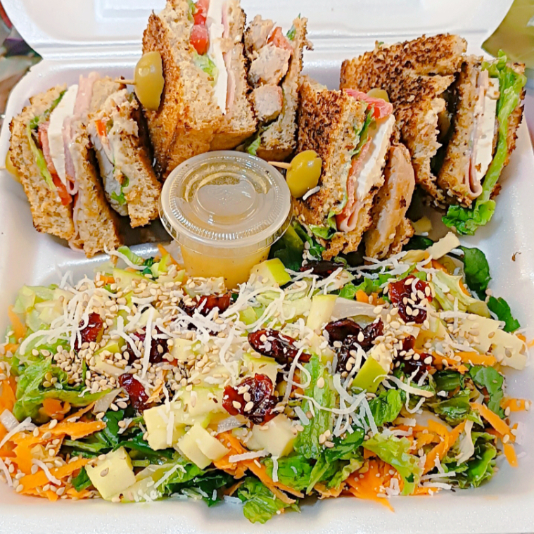Club sándwich especial con ensalada 🥪​🥗