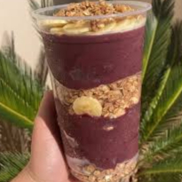 Granola, leite em pó, leite condensado. Beeem Recheado!