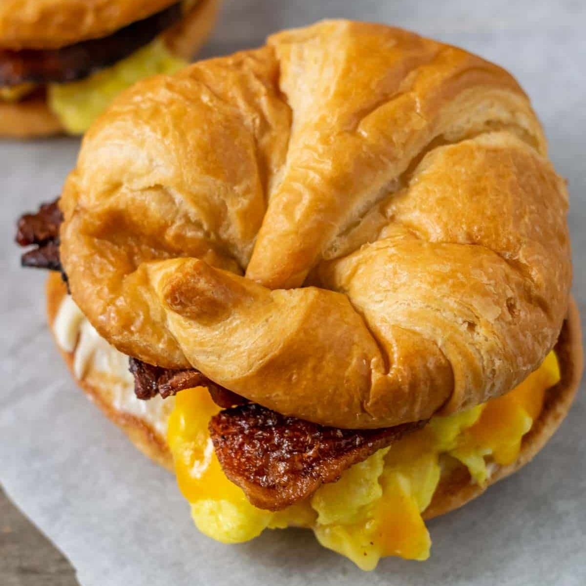 Huevo Tocino Croissant