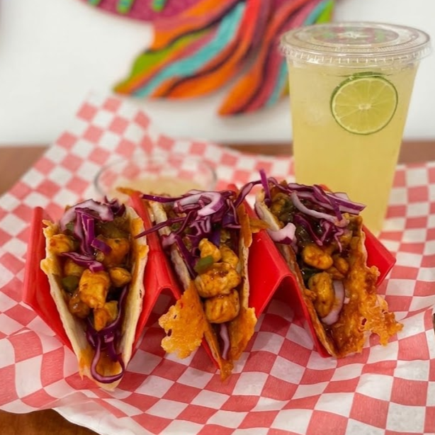 Combo Tacos Gobernador y Bebida de Sabor 16oz