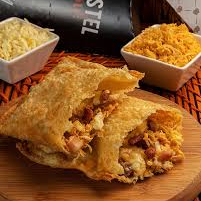 (Calabresa, frango, queijo e bacon)