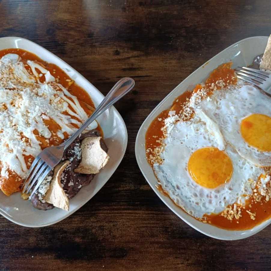 Paquete Huevos Rancheros con Café