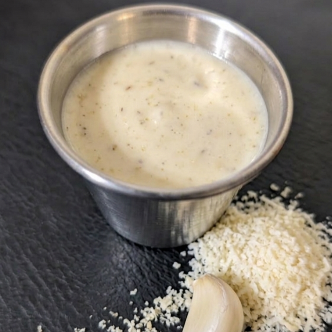Salsa Ajo Parmesano