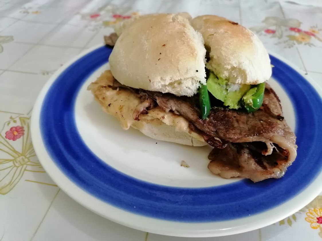 Torta de Carne Asada