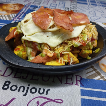 Combo Salchipapa Especial + Bebida 250 ML