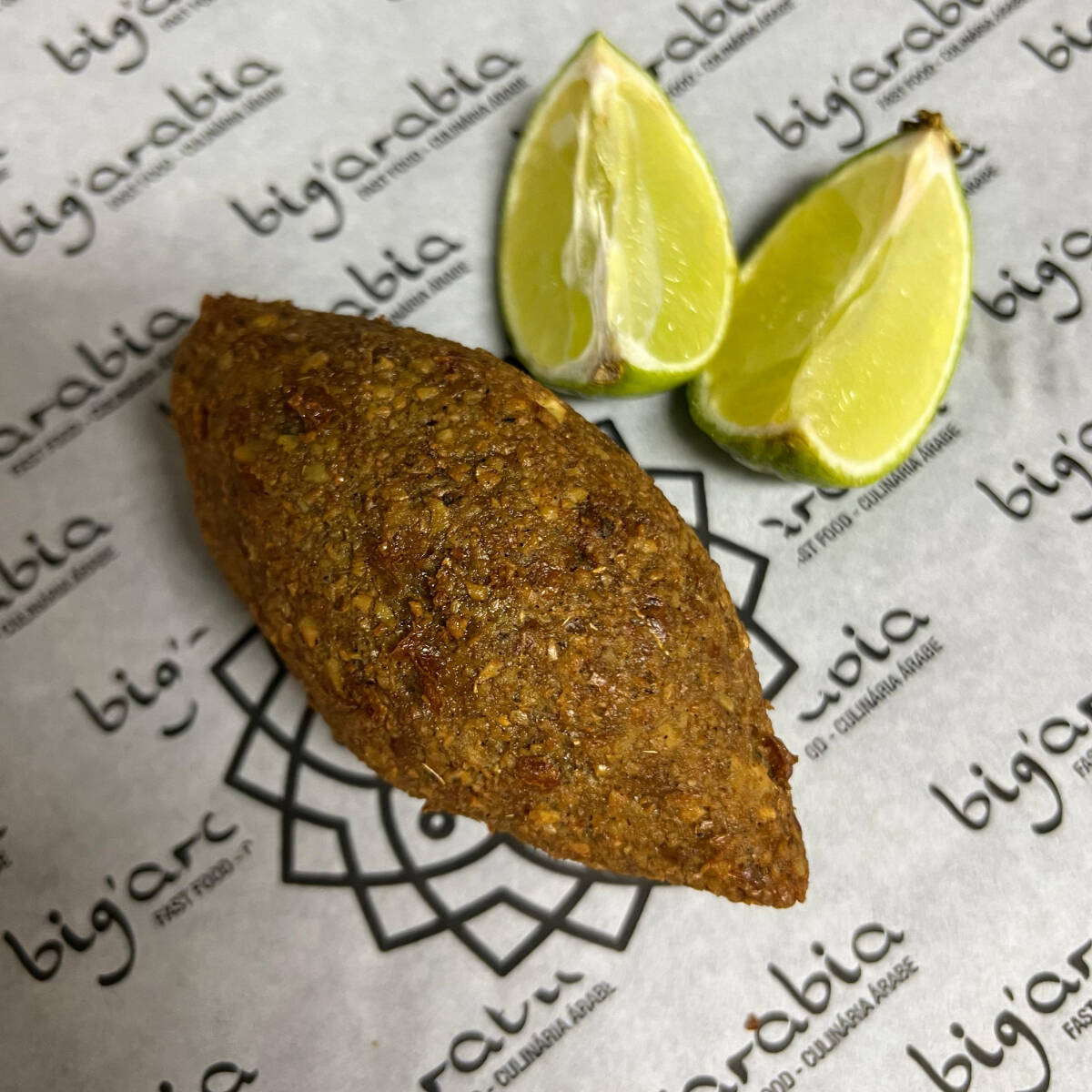 Kibe de grão de bico, com ervas, especiarias (com um toque de pimenta).- 130g