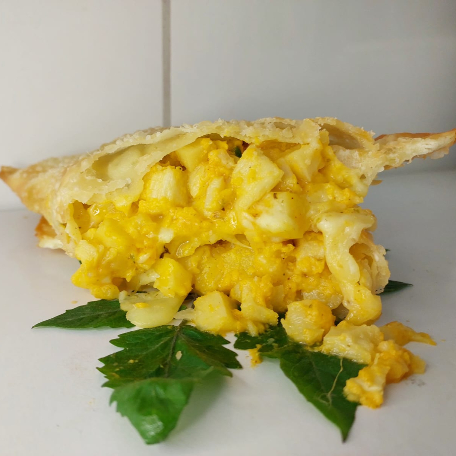 Requeijão Cremoso, Palmito, Mussarela e um toque de Orégano.