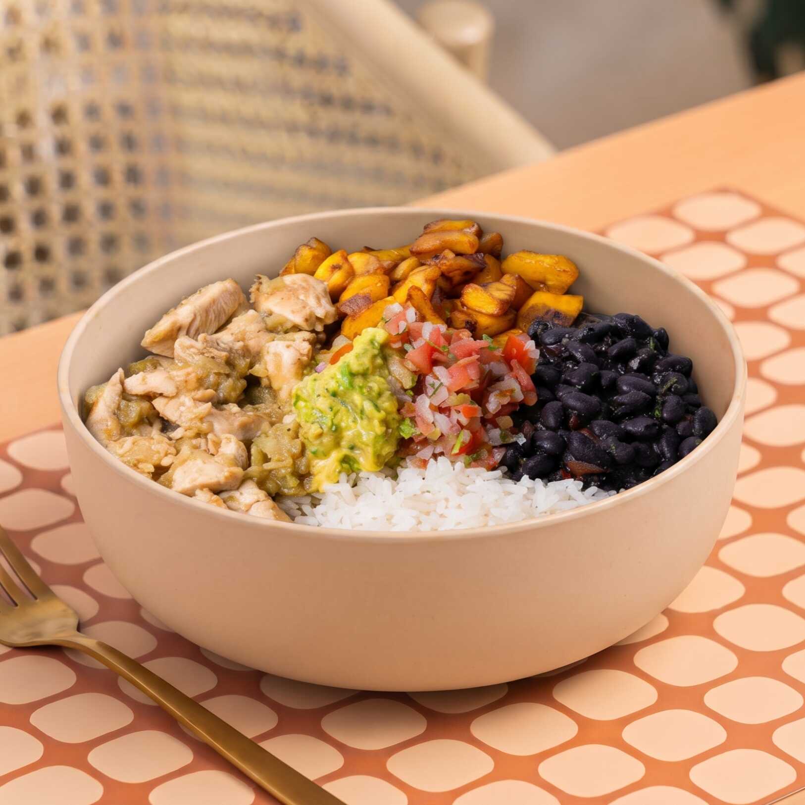 Menú Pollo Tinga Bowl
