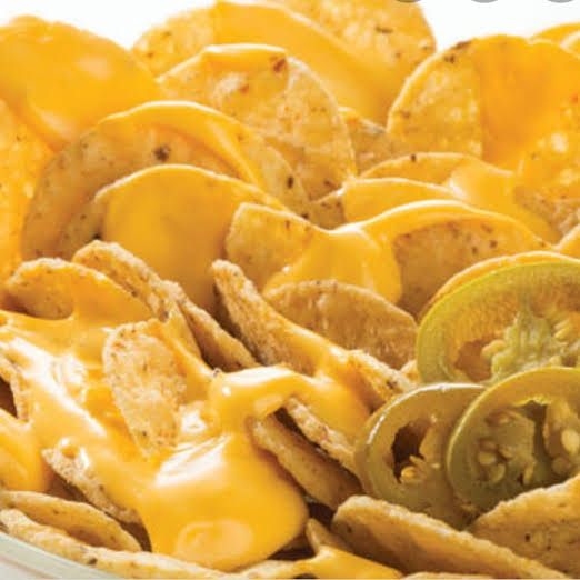 Nachos con Queso y Elote