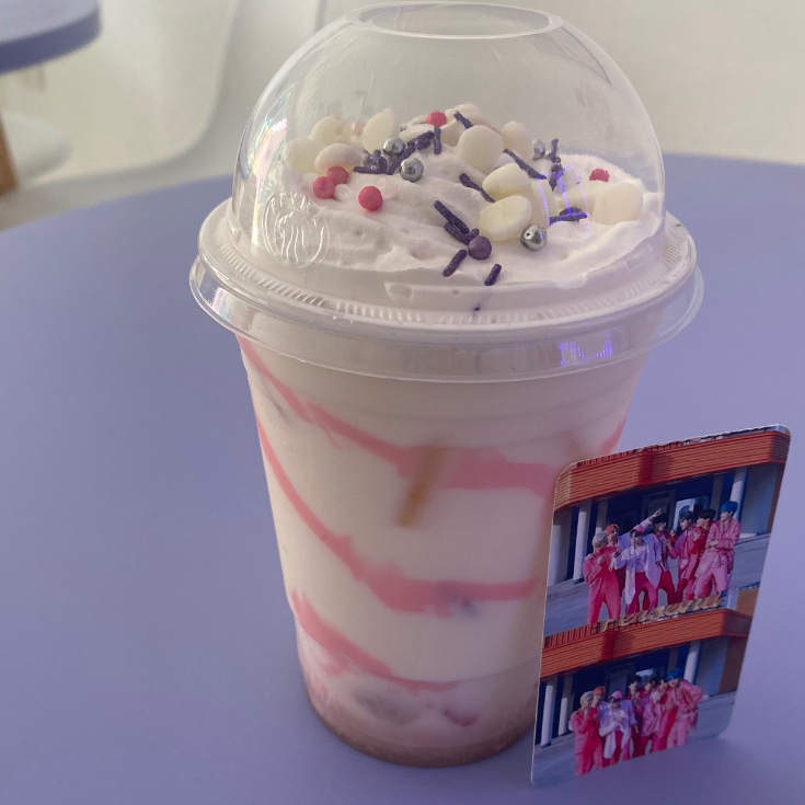 Leche Coreana de Fresas (Boy With Luv)