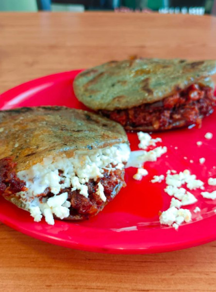 Gorditas de Guisos
