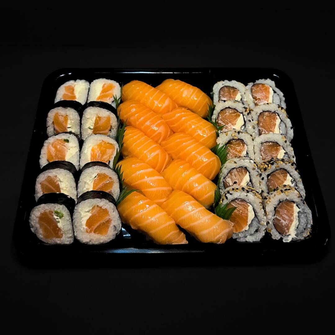 Box Mk 30 peças 10 maki Filadélfia 10 nigiris de salmão 10 uramaki Filadélfia