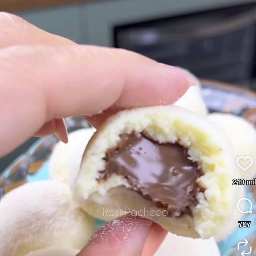 Delicioso doce de ninho feito com leite condesado e leite em pó, e recheado com Nutella, doce é de 100 g bem grande, não perca esa oportunidade.