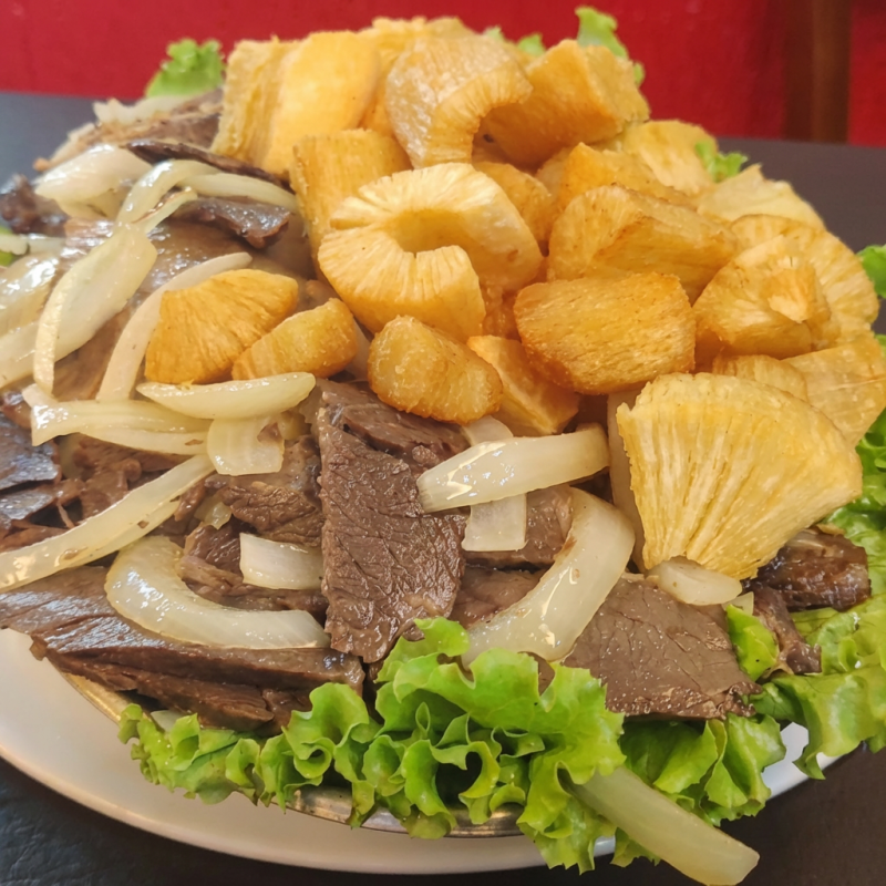 Deliciosa combinação, carne de sol c/ manteiga de garrafa e aipim.
