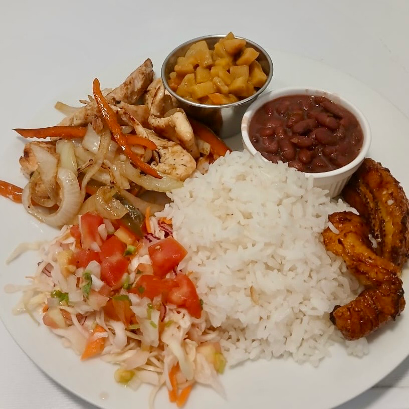 Casado con Fajitas de Pollo