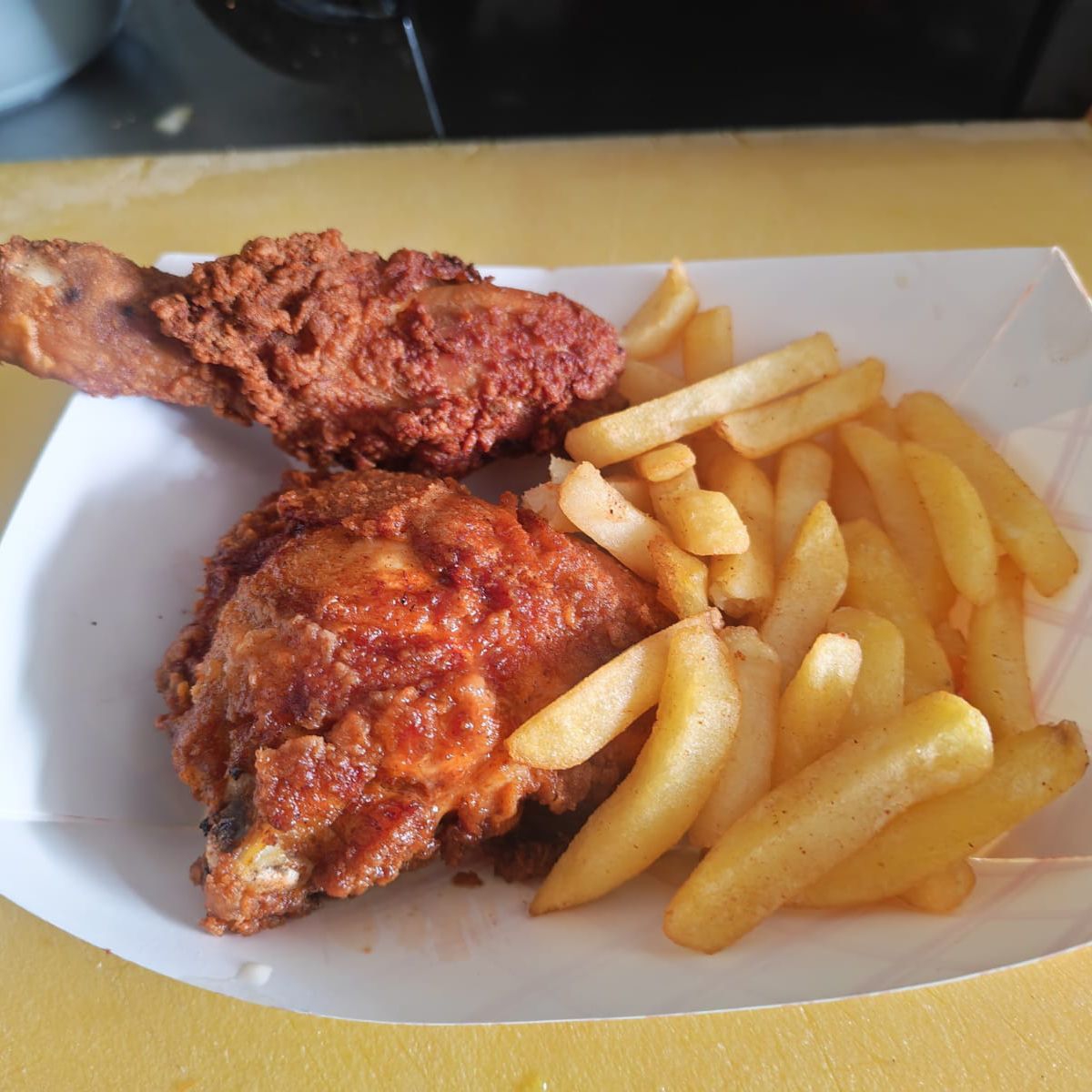 Muslo y Cadera + Papas Fritas 🍗🍟
