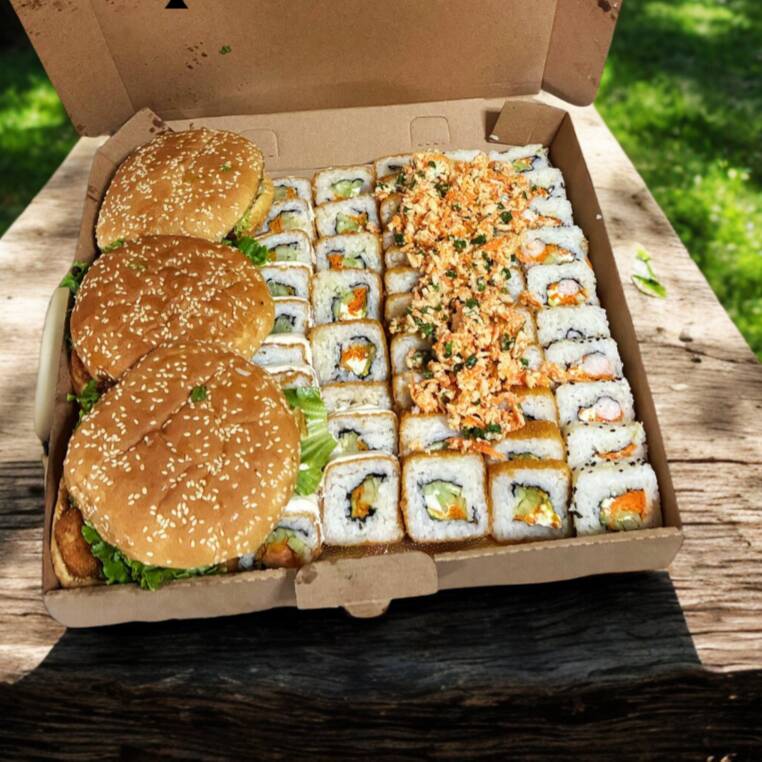 box burger🍙🍣🍔🍔
