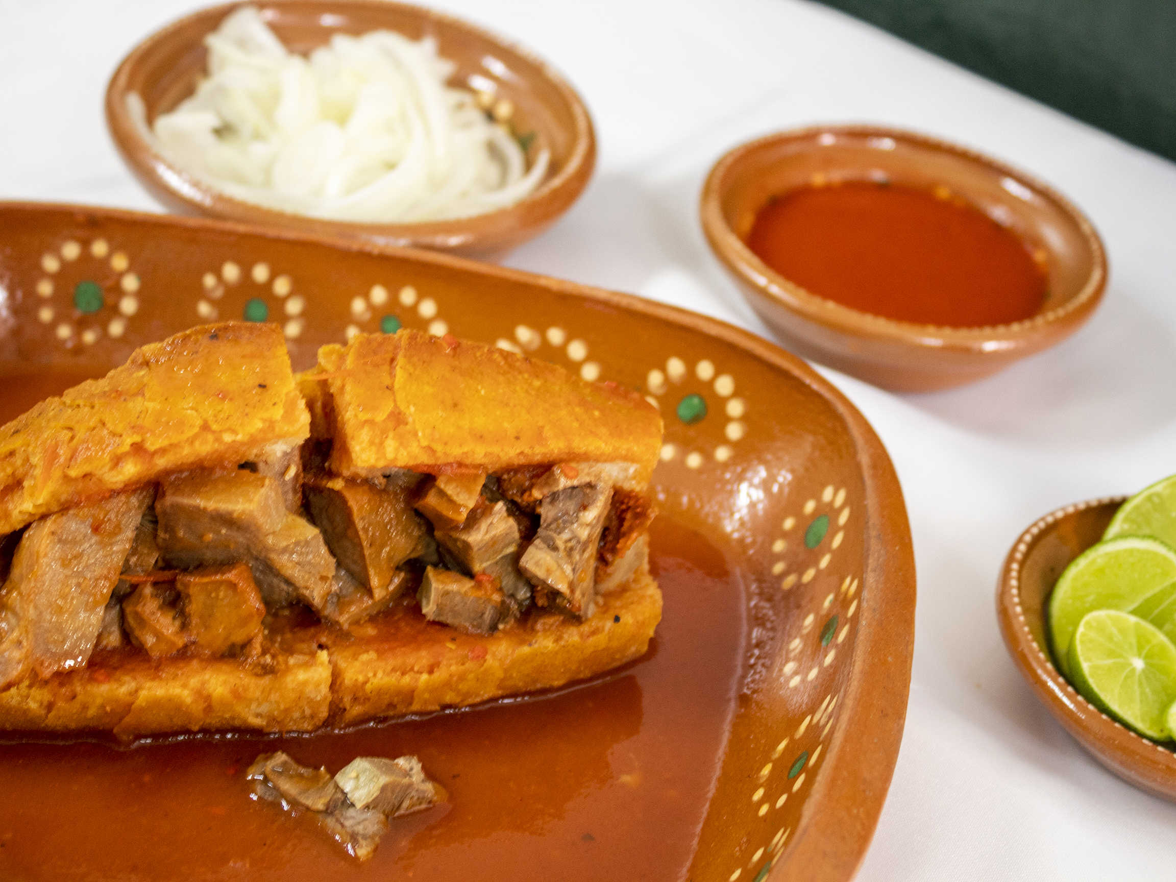 Torta Ahogada de Chicharrón