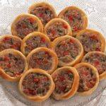 3 Esfihas de Carne + 2 Esfihas de queijo + 2 de frango com Catupiry + 1 Escarola com queijo + 1 Brocolis com queijo + 1 Palmito com mussarela + 1 Guaraná Antartica2L