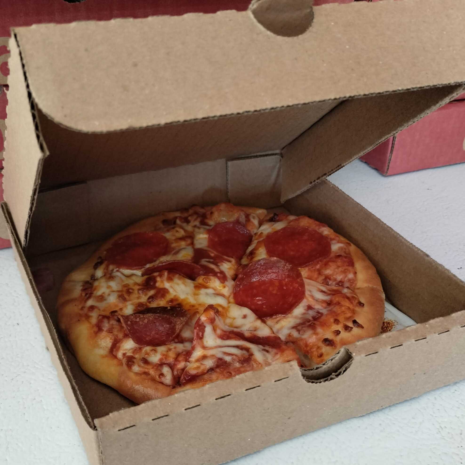 MINI PIZZA DE PEPERONI