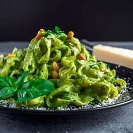 Fetuccini al Pesto