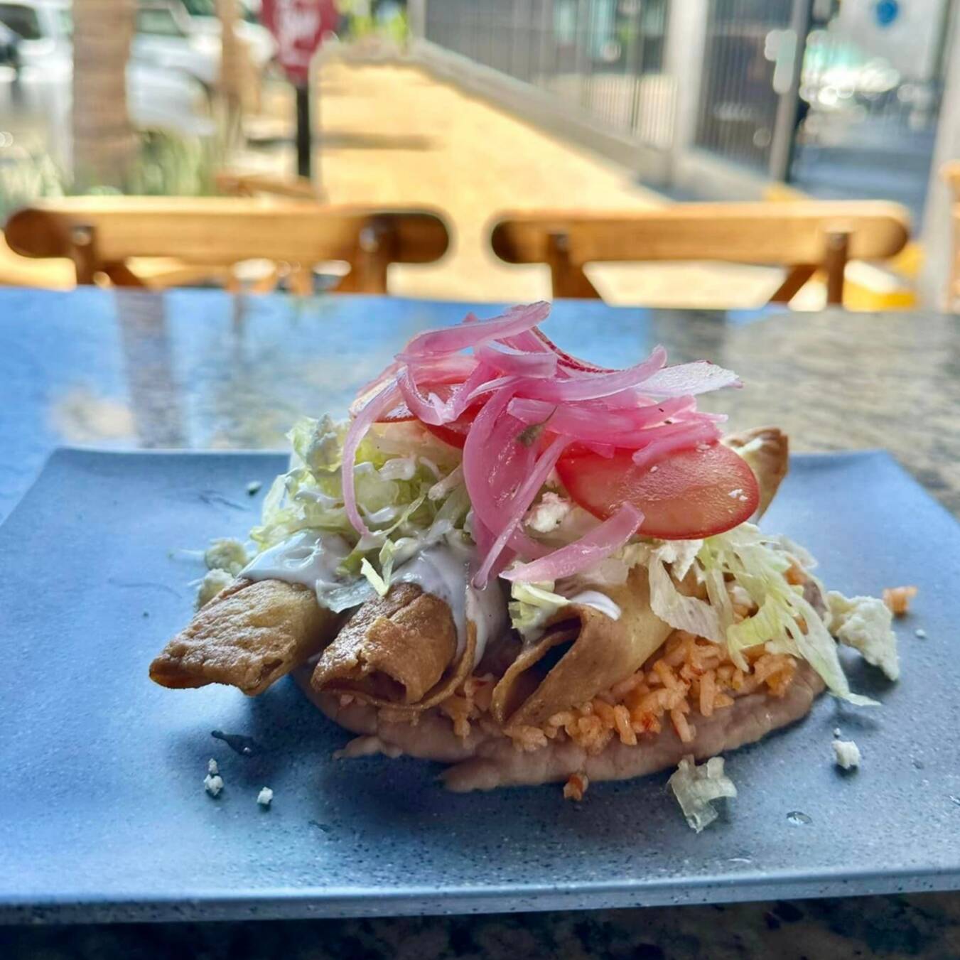Taco Dorado de Carnitas