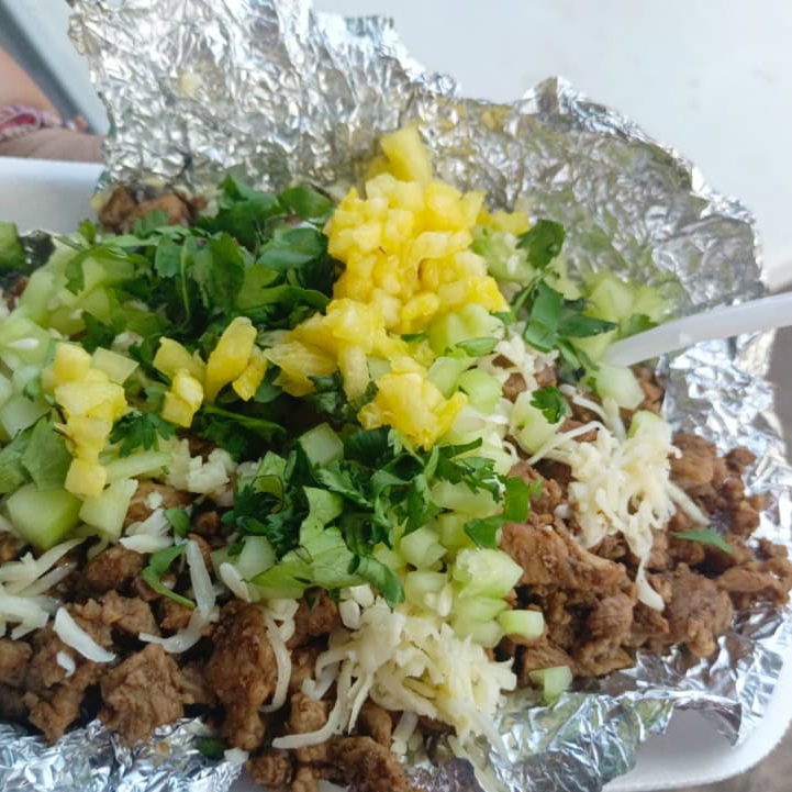 Papa loca: mantequilla, queso y un guiso a elegir