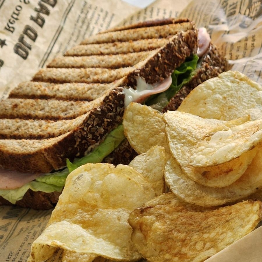 Sandwich y Café Americano ☕🥪