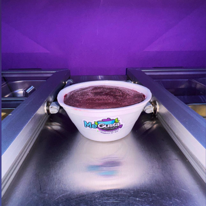 Creme puro, super cremoso e servido no ponto perfeito, ideal para quem gosta de sentir o sabor Original sem nenhum complemento misturado. Uma opção simples, intensaa e autêntica, feita para quem aprecia o creme do jeito mais puro possivel.