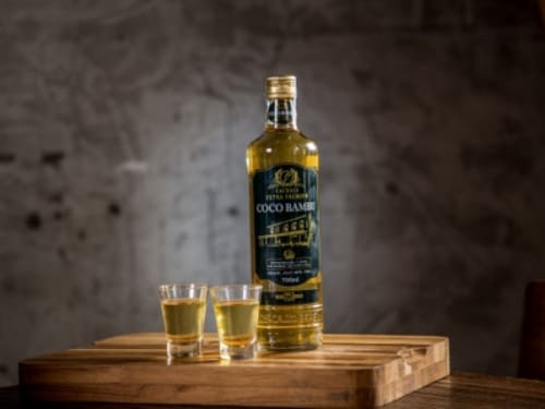 Garrafa Cachaça Coco Bambu