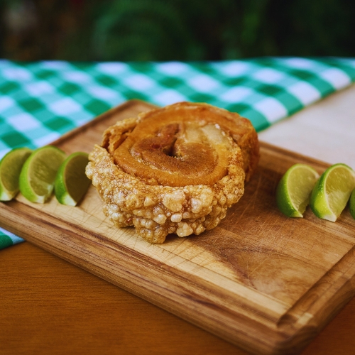 250g de pancetinha crocante e saborosa, perfeita para começar a refeição com muito sabor. Um pedacinho do céu em cada mordida!