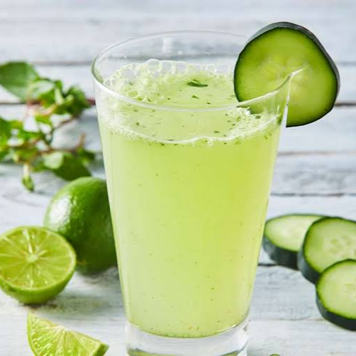 Agua Pepino con limón