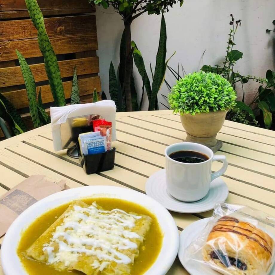 Enchiladas Verdes con Pollo