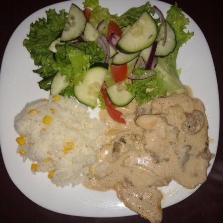 Ejecutivo Pechuga en Salsa Champiñón