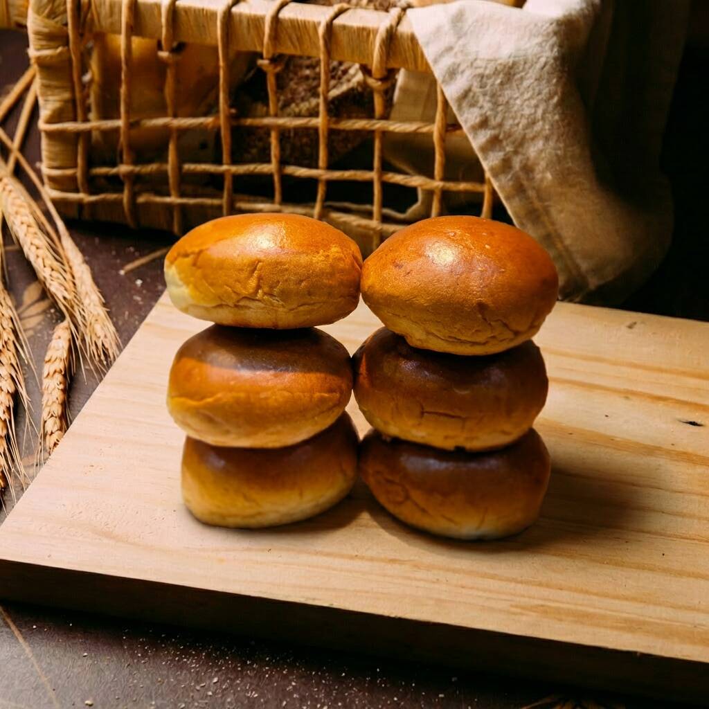 Massa macia e úmida, com leve toque amanteigado. Uma opção suave e elegante que agrada todos os paladares.