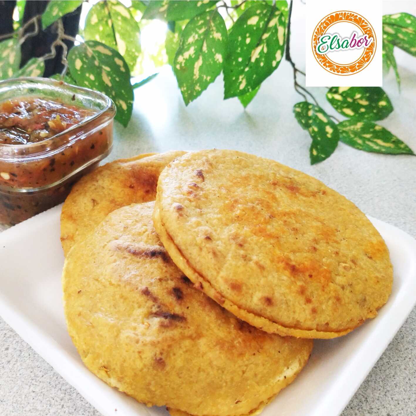 Gordita de Frijoles Refritos con Queso Ranchero
