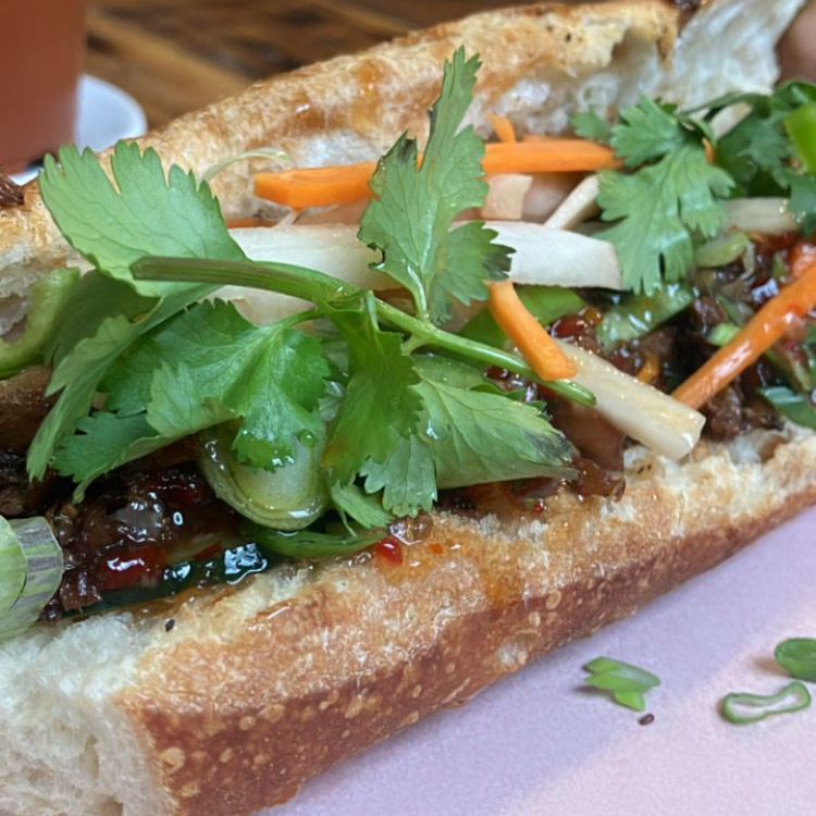 Banh Mí de Cerdo Lemongrass