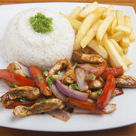 Pollo Saltado