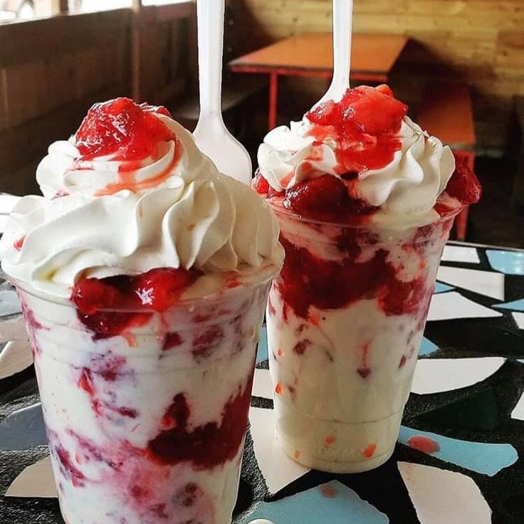 FRESAS CON CREMA