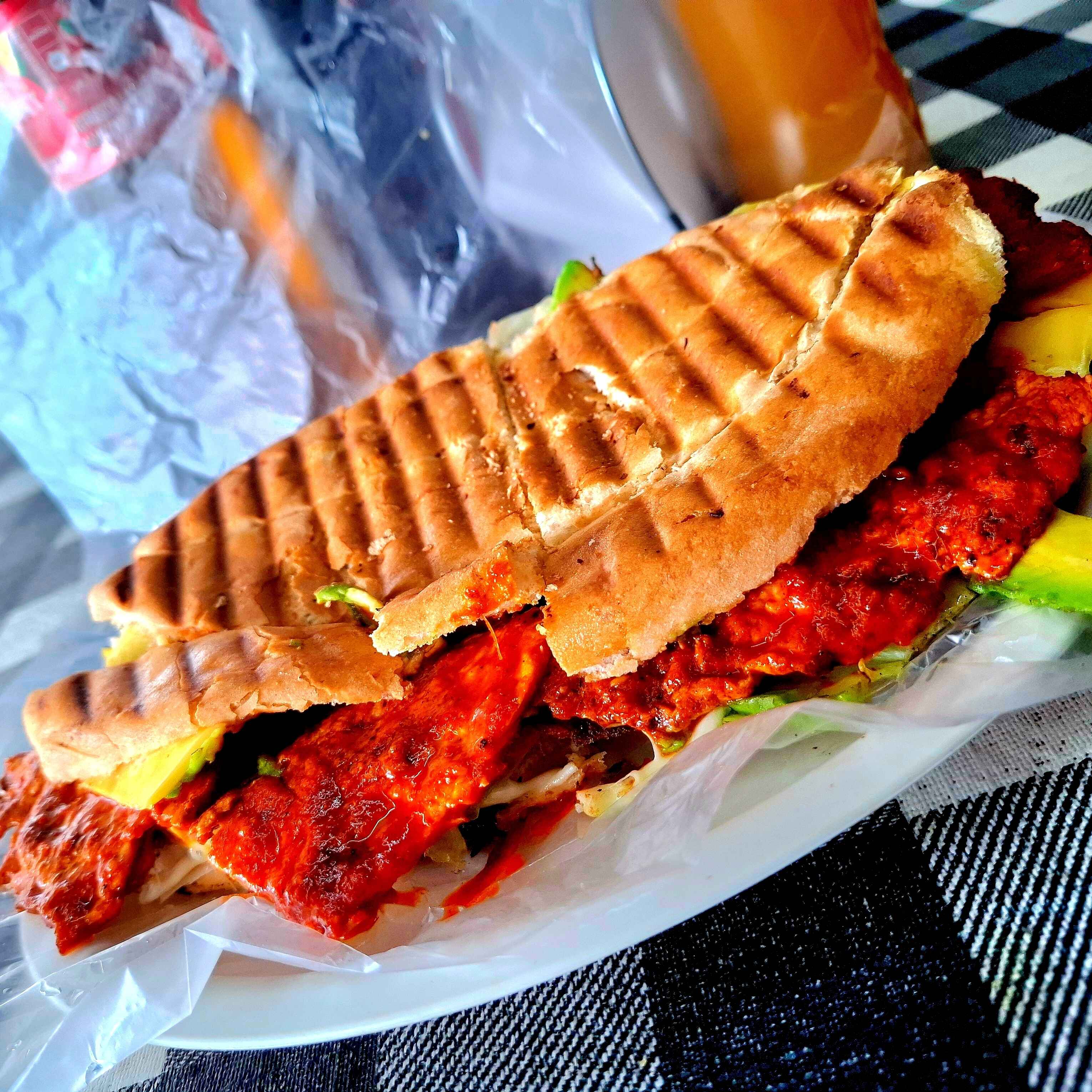 MAXI DE CARNE ENCHILADA + MAXI DE SALCHICHA