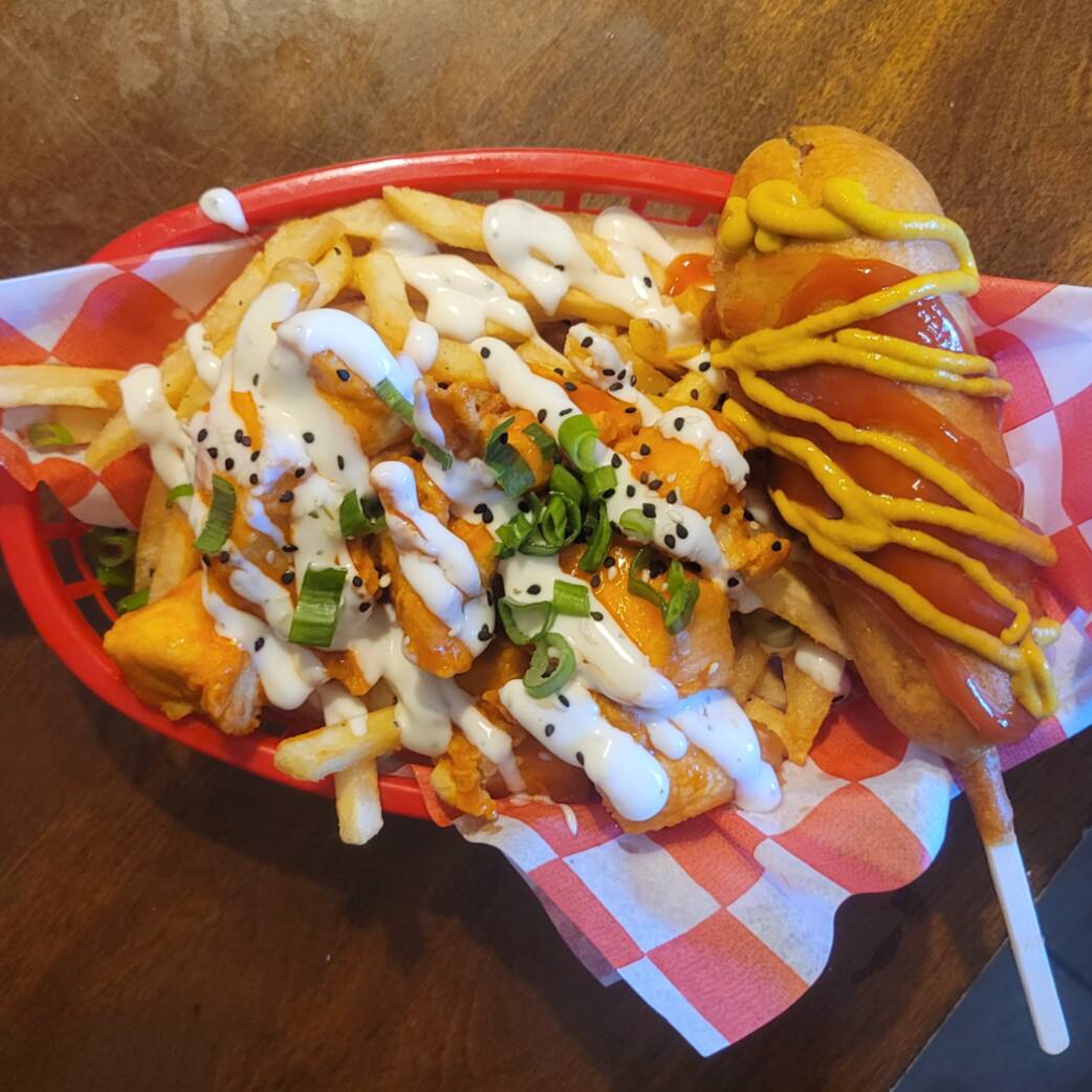PAPAS BONELESS + BANDERILLA