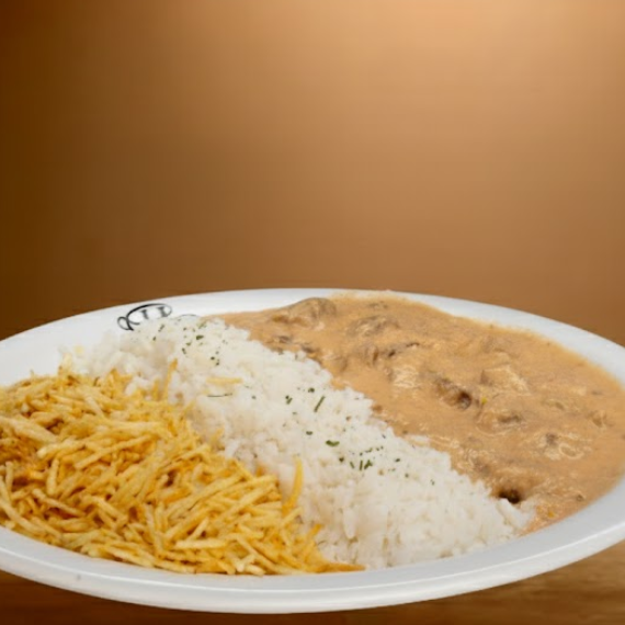 Acompanha arroz e batata palha