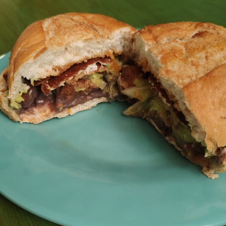 Torta de Carnitas